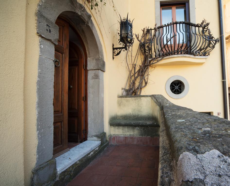 The Clock Borgo Gallodoro *