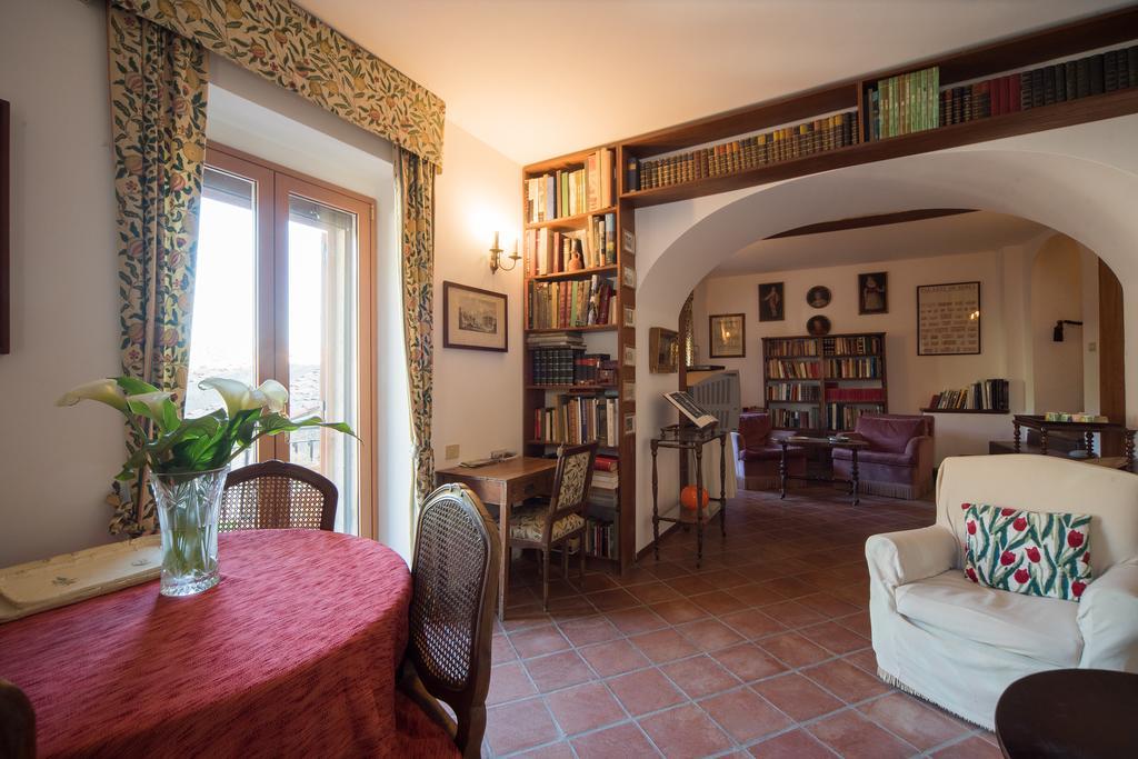 The Clock Borgo Gallodoro * Letojanni