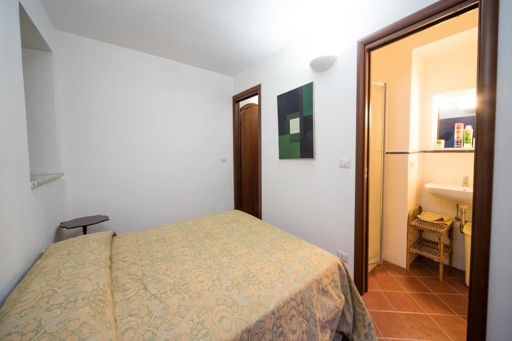 The Clock Borgo Gallodoro *