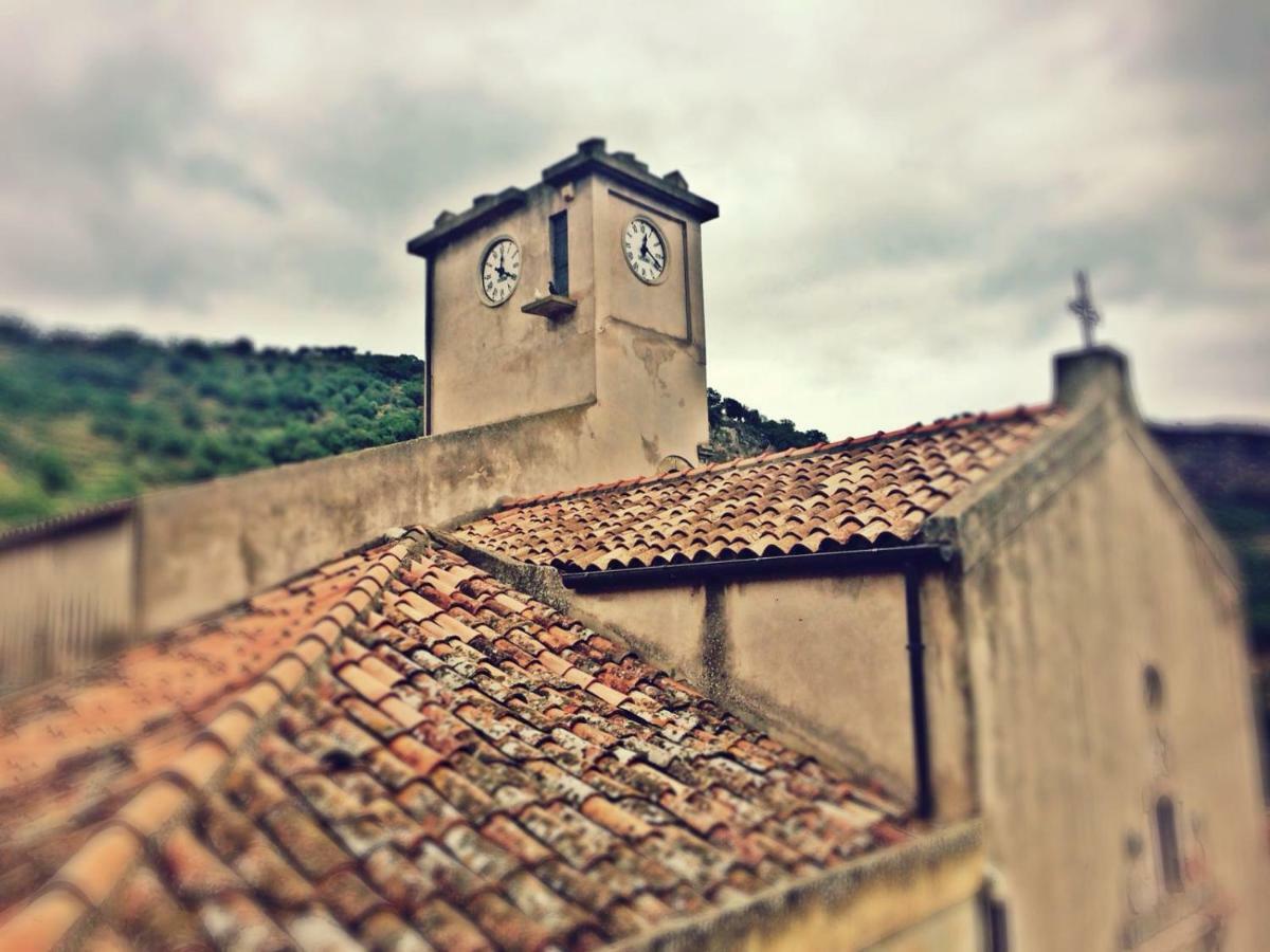 The Clock Borgo Gallodoro *